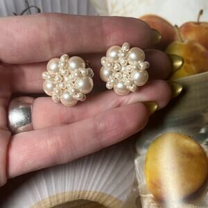 Vintage Pearl cluster Large Gold tone clip on earrings